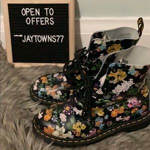 Dr Martens floral Darcy boots